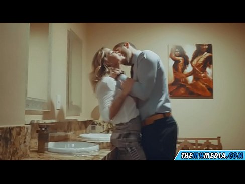 ❤️ ווען אַ באַסטי בלאָנדע סידוס איר אין אַ ציבור אָפּטריט ❤️❌ סלוץ ביי yi.javdoe.top ❌️